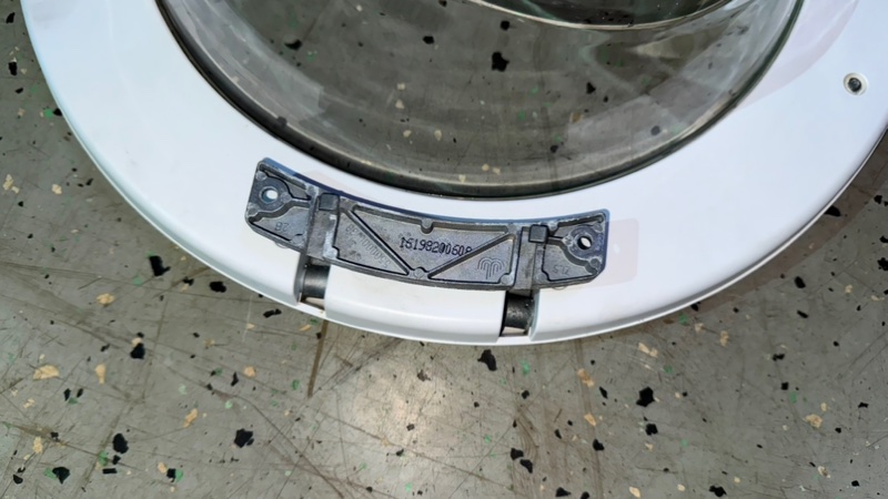 Люк (в сборе) стиральной машины Bosch WLF 20261 (б/у) Люк (в сборе) стиральной машины Bosch WLF 20261 (б/у)