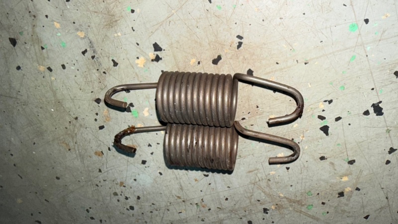 Пружины стиральной машины Bosch WLF 20261 (б/у) Пружины стиральной машины Bosch WLF 20261 (б/у)