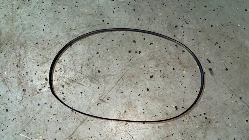 Ремень стиральной машины Bosch WLF 20261 (б/у) Ремень стиральной машины Bosch WLF 20261 (б/у)