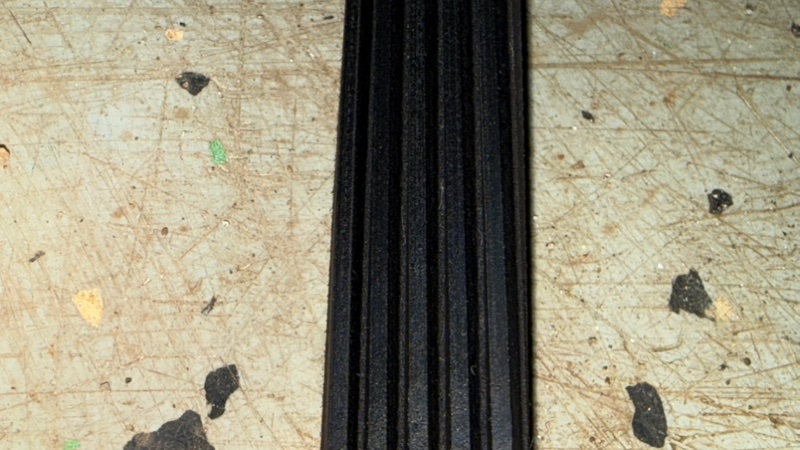 Ремень стиральной машины Bosch WLF 20261 (б/у) Ремень стиральной машины Bosch WLF 20261 (б/у)