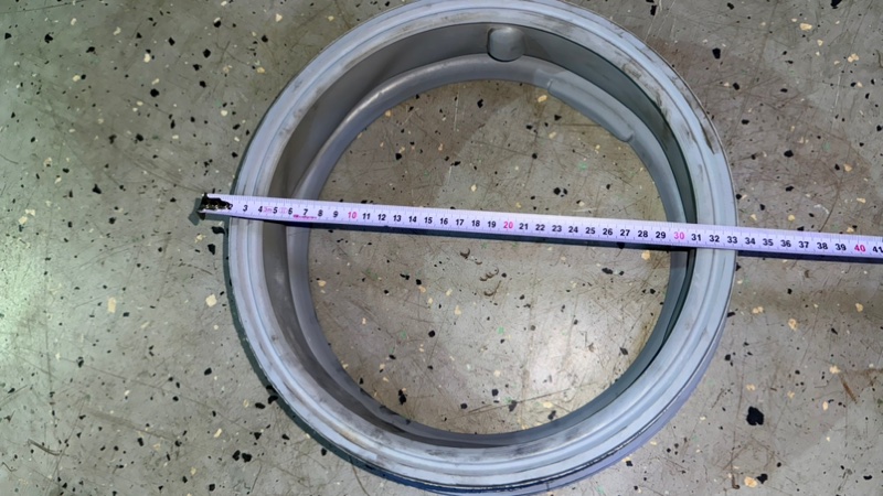 Манжета стиральной машины Bosch WLF 20261 (б/у) Манжета стиральной машины Bosch WLF 20261 (б/у)