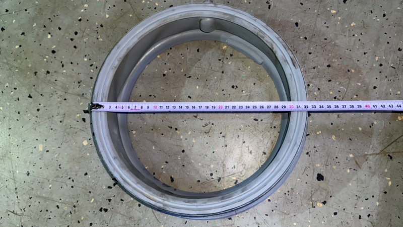 Манжета стиральной машины Bosch WLF 20261 (б/у) Манжета стиральной машины Bosch WLF 20261 (б/у)