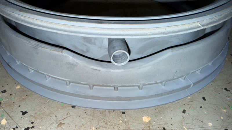 Манжета стиральной машины Bosch WLF 20261 (б/у) Манжета стиральной машины Bosch WLF 20261 (б/у)