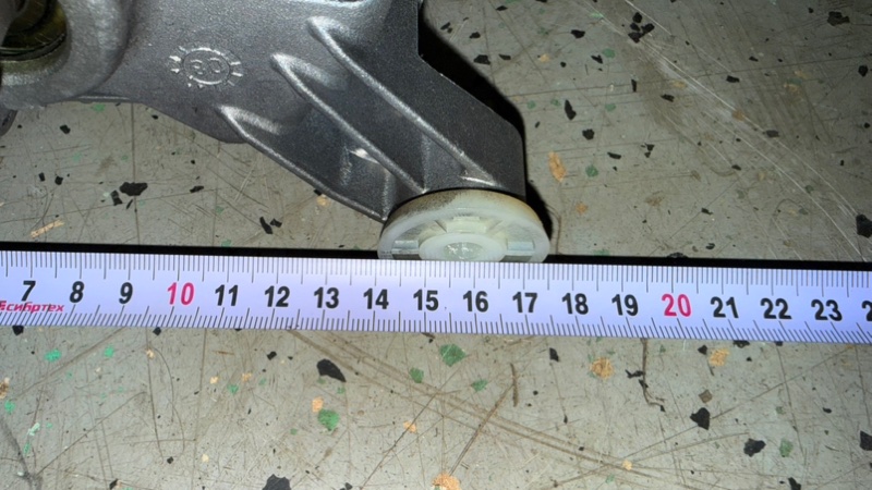 Двигатель (мотор) стиральной машины Bosch WLF 20261 (б/у) Двигатель (мотор) стиральной машины Bosch WLF 20261 (б/у)