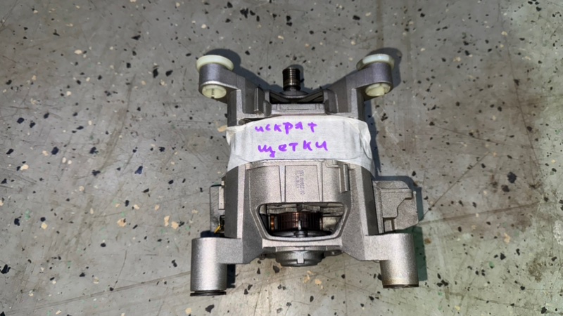 Двигатель (мотор) стиральной машины Bosch WLF 20261 (б/у) Двигатель (мотор) стиральной машины Bosch WLF 20261 (б/у)