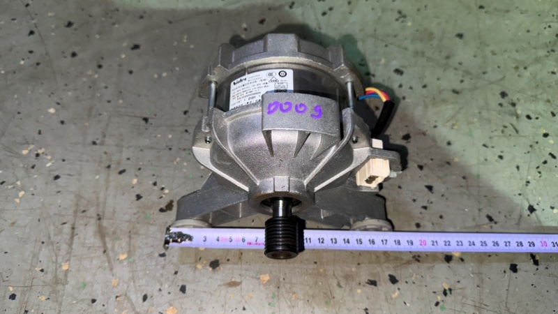 Двигатель (мотор) стиральной машины Haier HW70-BP12969A (б/у) Двигатель (мотор) стиральной машины Haier HW70-BP12969A (б/у)