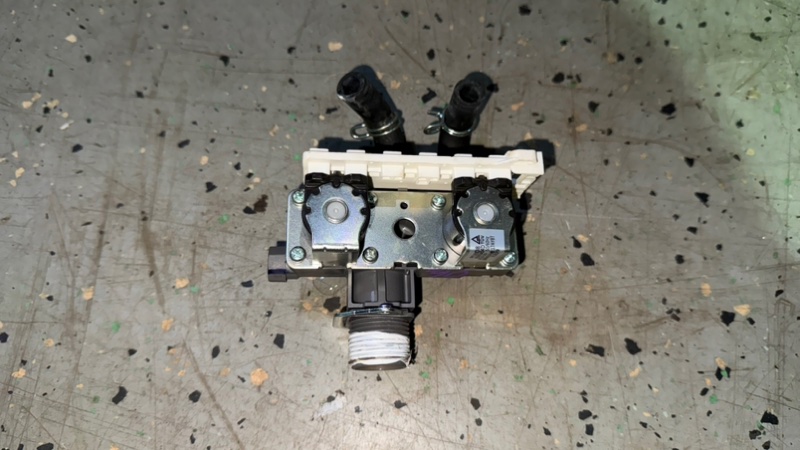 Клапан воды стиральной машины Haier HW70-BP12969A (б/у) Клапан воды стиральной машины Haier HW70-BP12969A (б/у)