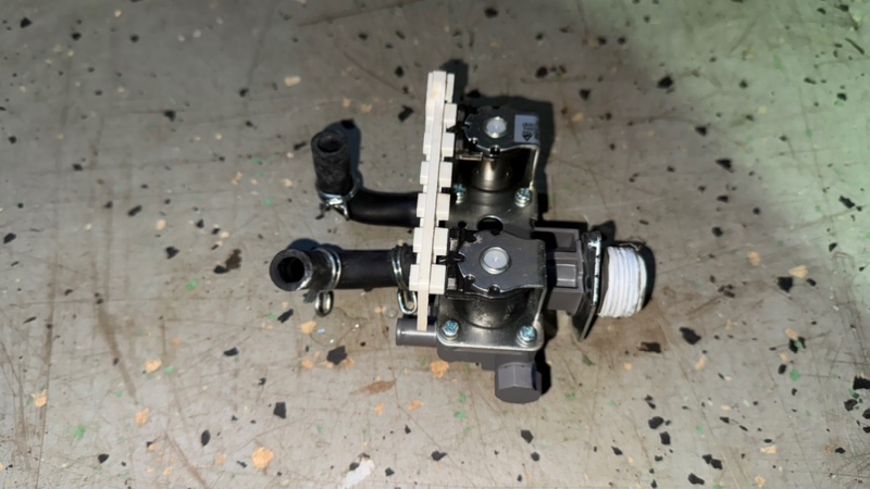 Клапан воды стиральной машины Haier HW70-BP12969A (б/у) Клапан воды стиральной машины Haier HW70-BP12969A (б/у)