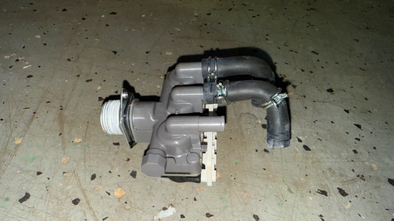 Клапан воды стиральной машины Haier HW70-BP12969A (б/у) Клапан воды стиральной машины Haier HW70-BP12969A (б/у)