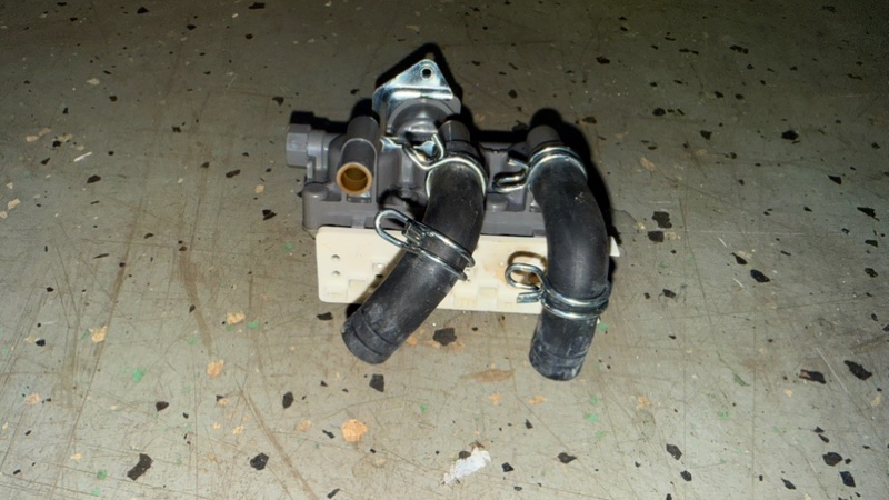 Клапан воды стиральной машины Haier HW70-BP12969A (б/у) Клапан воды стиральной машины Haier HW70-BP12969A (б/у)