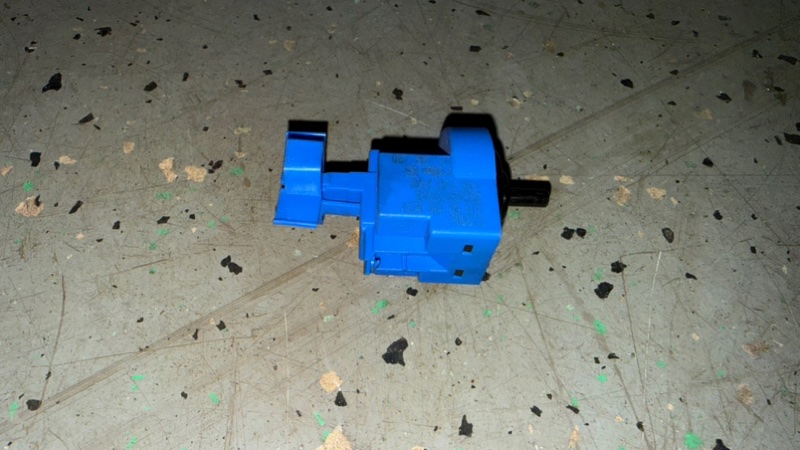 Прессостат стиральной машины Haier HW70-BP12969A (б/у) Прессостат стиральной машины Haier HW70-BP12969A (б/у)