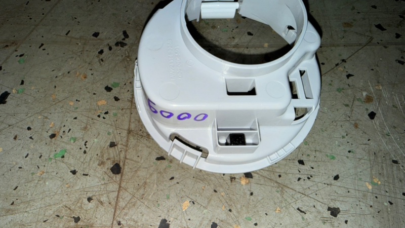 Лючок ревизии стиральной машинки Haier HW70-BP12969A (б/у) Лючок ревизии стиральной машинки Haier HW70-BP12969A (б/у)