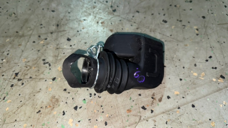 Патрубок заливной стиральной машины Haier HW70-BP12969A (б/у) Патрубок заливной стиральной машины Haier HW70-BP12969A (б/у)