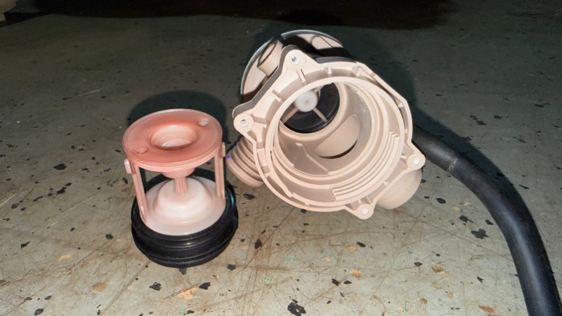 Сливной насос (помпа) стиральной машины Haier HW70-BP12969A (б/у) Сливной насос (помпа) стиральной машины Haier HW70-BP12969A (б/у)