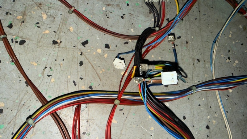 Жгут (провода) стиральной машины Indesit IWSD 5085 (б/у) Жгут (провода) стиральной машины Indesit IWSD 5085 (б/у)