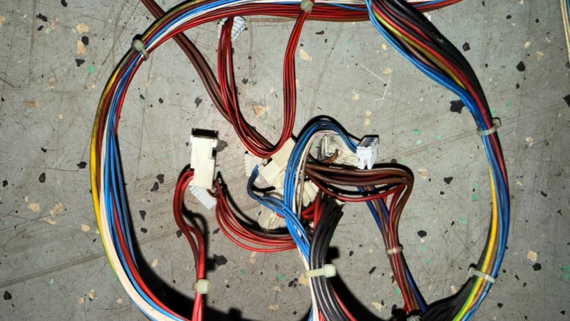 Жгут (провода) стиральной машины Indesit IWSD 5085 (б/у) Жгут (провода) стиральной машины Indesit IWSD 5085 (б/у)