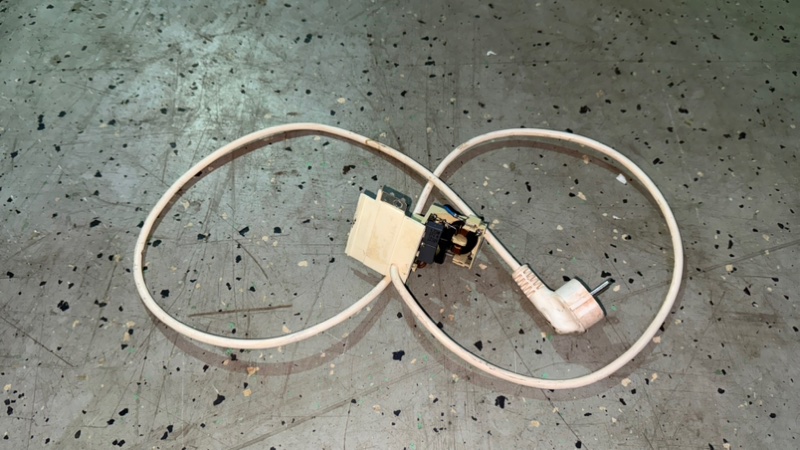 Фильтр сетевой стиральной машины Indesit IWSD 5085 (б/у)