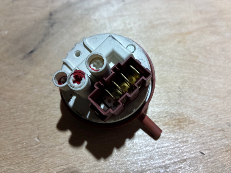 Прессостат стиральной машины Indesit WISE 10 (б/у)