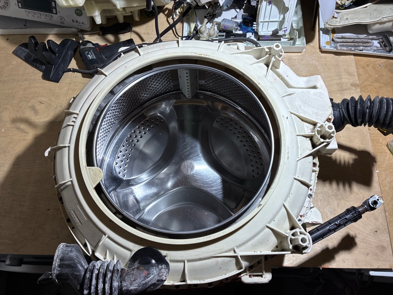 Бак (в сборе) стиральной машины Hotpoint-Ariston AQSL 09 U (б/у)