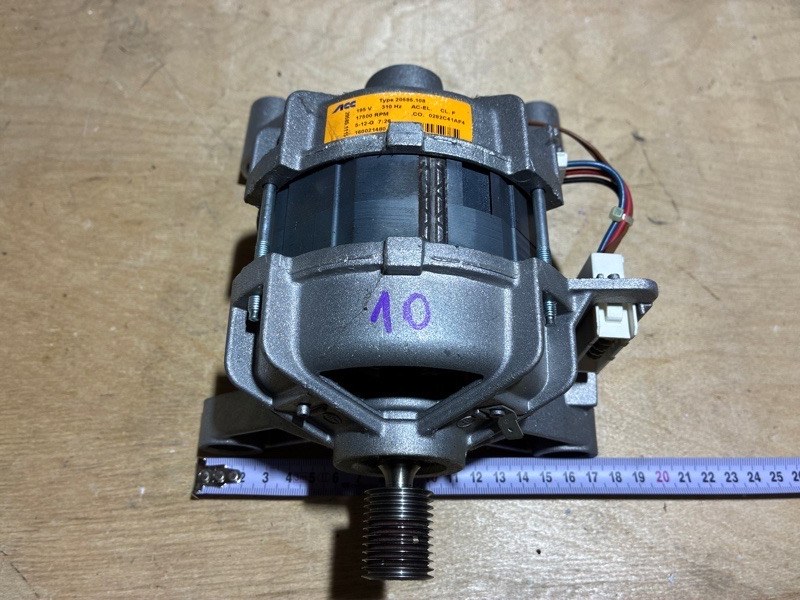 Двигатель (мотор) стиральной машины Hotpoint-Ariston AQXD 129 (б/у)