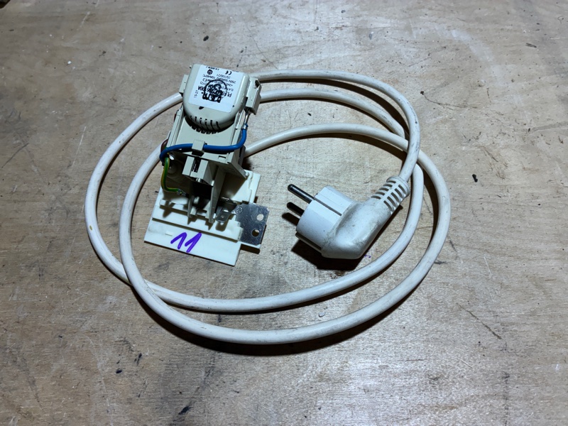 Фильтр сетевой стиральной машины Indesit NSL 605 S (б/у)