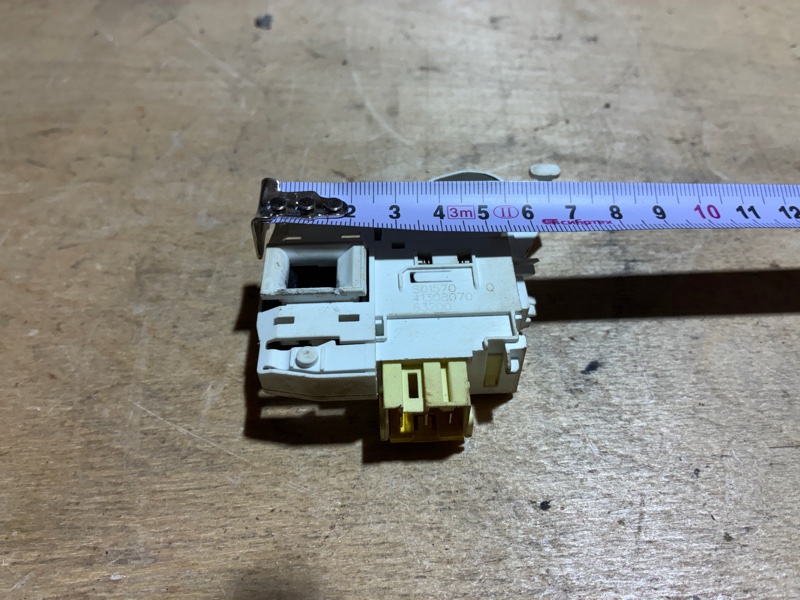 Замок люка (убл) стиральной машины Hotpoint-Ariston WDD 8640 B (б/у)