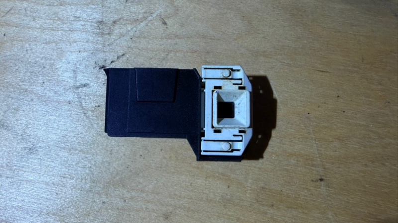 Замок люка (убл) стиральной машины Bosch WFC 2063 OE (б/у)