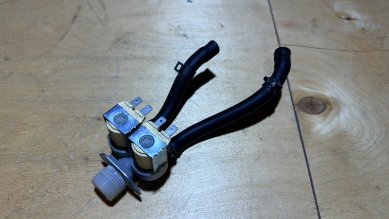 Клапан воды стиральной машины Samsung WF1590NFU (б/у)