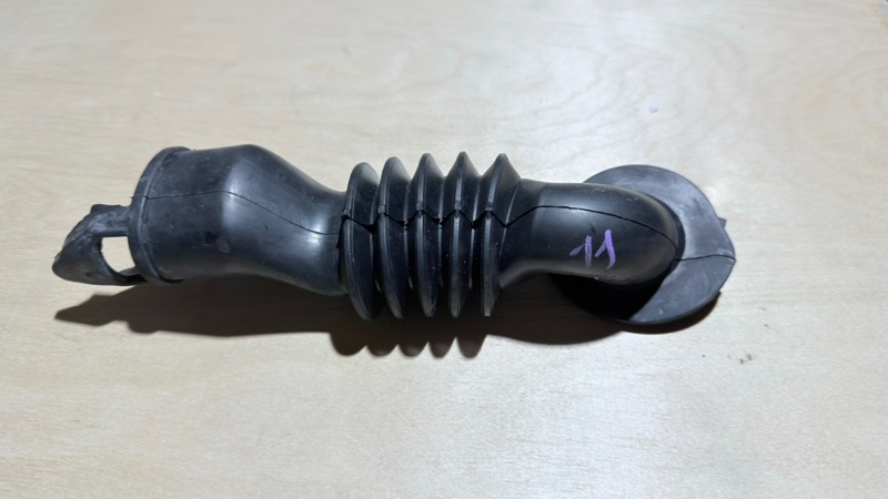 Патрубок заливной стиральной машины Indesit NSL 605 S (б/у)