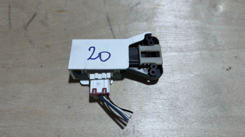 Замок люка (убл) стиральной машины Samsung WF8500NHW (б/у)