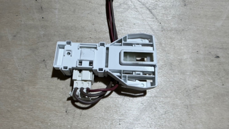 Замок люка (убл) стиральной машины Indesit MSD 615 (б/у)