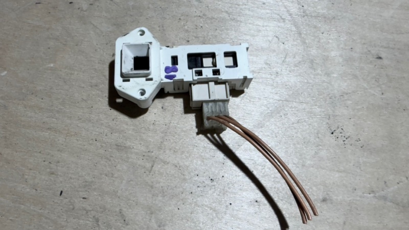 Замок люка (убл) стиральной машины Bosch WFH 2060 OE (б/у)