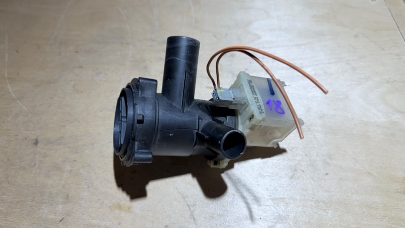 Сливной насос (помпа) стиральной машины Bosch WFH 2060 OE (б/у)