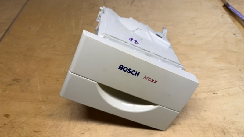 Порошкоприемник лоток стиральной машины Bosch WFH 2060 OE (б/у)