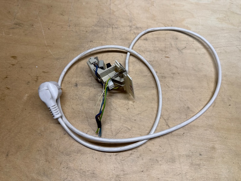 Фильтр сетевой стиральной машины Hotpoint-Ariston AWM 129 (б/у)