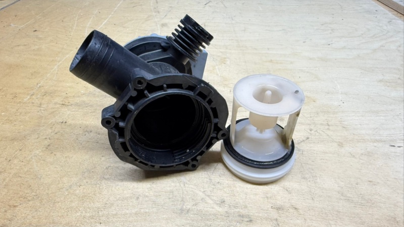 Сливной насос (помпа) стиральной машины Hotpoint-Ariston AWM 129 (б/у)