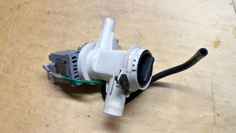 Сливной насос (помпа) стиральной машины Samsung WF9692GQR (б/у)