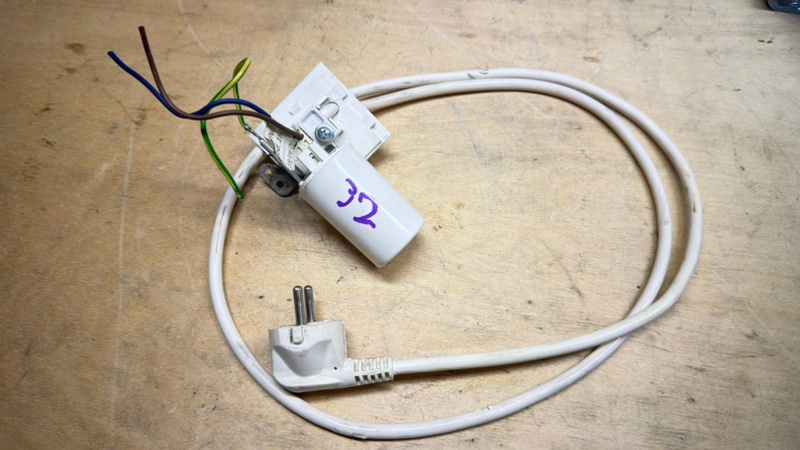 Фильтр сетевой стиральной машины Indesit BWSA 61051 (б/у)