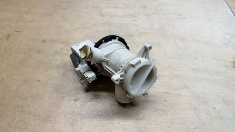 Сливной насос (помпа) стиральной машины Beko MVY 69021 MW1 (б/у)