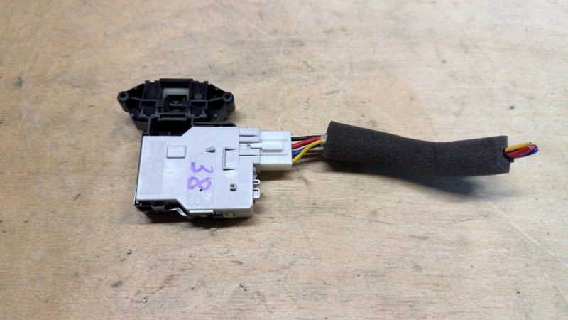 Замок люка (убл) стиральной машины LG F10A8HD5 (б/у)