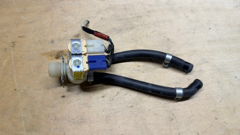 Клапан воды стиральной машины LG F10A8HD5 (б/у)