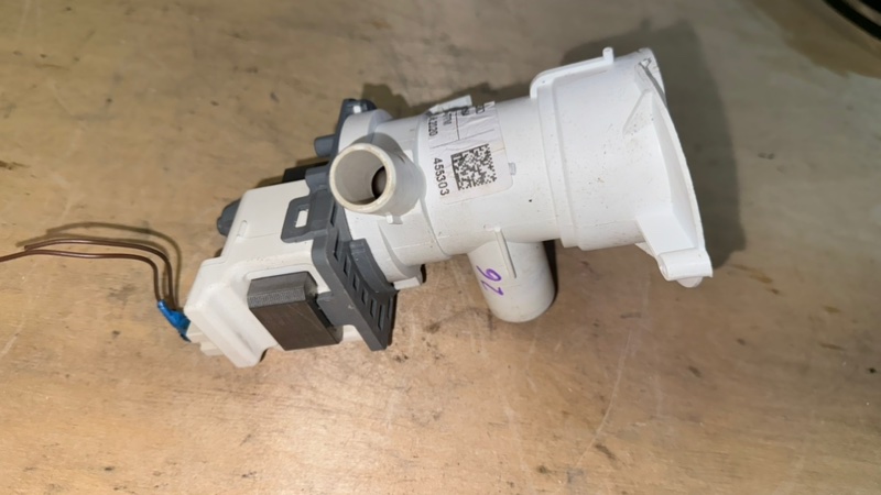 Сливной насос (помпа) стиральной машины Gorenje WEI843S (б/у)