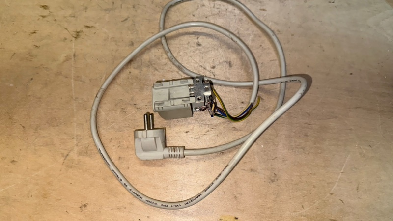 Фильтр сетевой стиральной машины Bosch WVD24460OE (б/у)