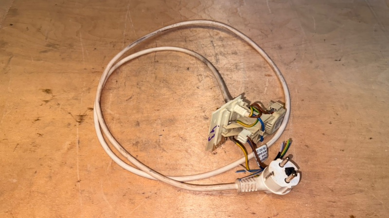 Фильтр сетевой стиральной машины Hotpoint-Ariston WMSG 608 B (б/у)