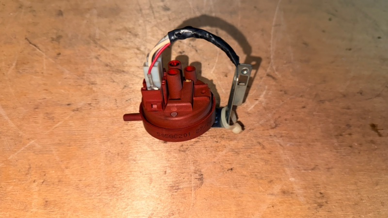 Прессостат стиральной машины Whirlpool AWG 233 (б/у)