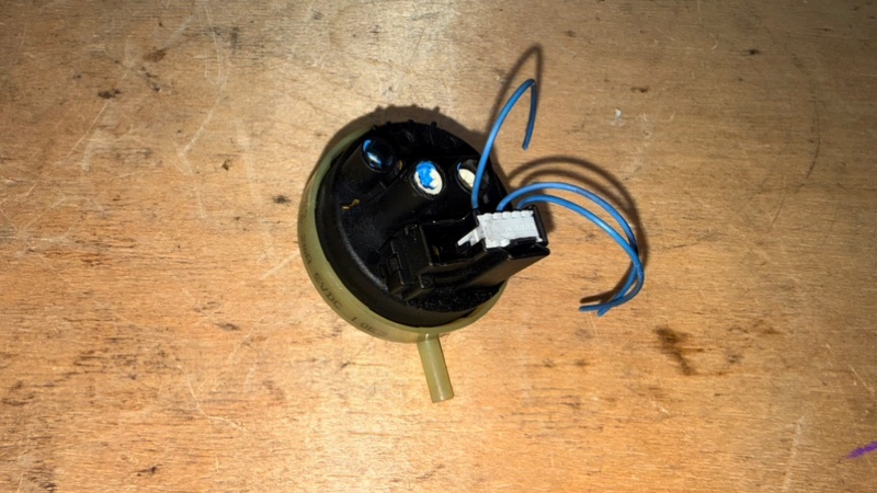 Прессостат стиральной машины Hotpoint-Ariston ARULS 105 (б/у)