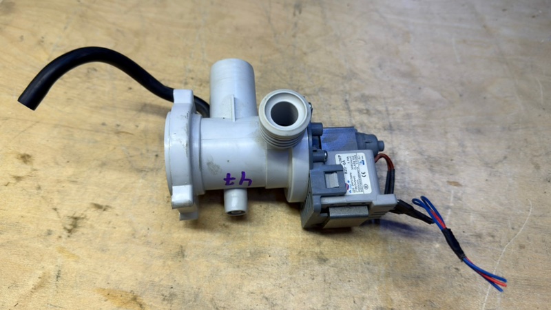 Сливной насос (помпа) стиральной машины Haier HW60-BP12758 (б/у)