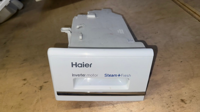 Порошкоприемник лоток стиральной машины Haier HW60-BP12758 (б/у)
