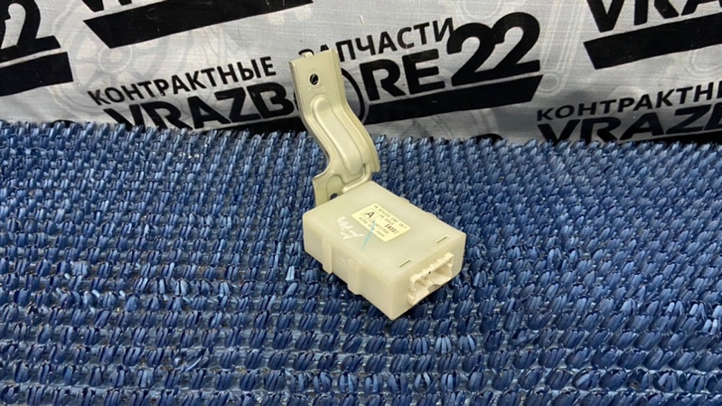 Блок управления дверьми Subaru Forester SG5-065915 EJ205 2004