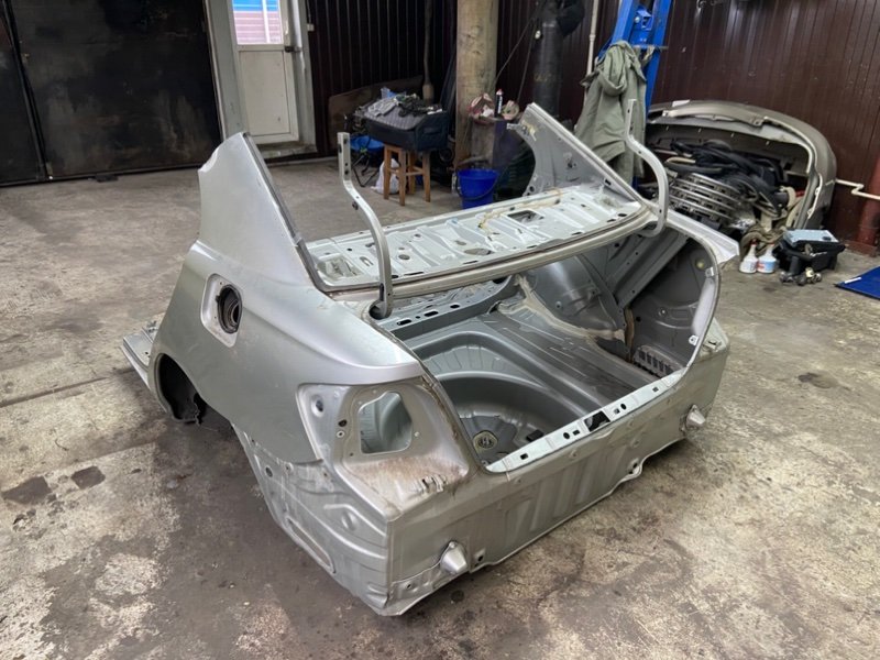 Задняя часть автомобиля Toyota Premio 2003 ZZT245-0014141 1ZZ-FE 61602-2D470 контрактная